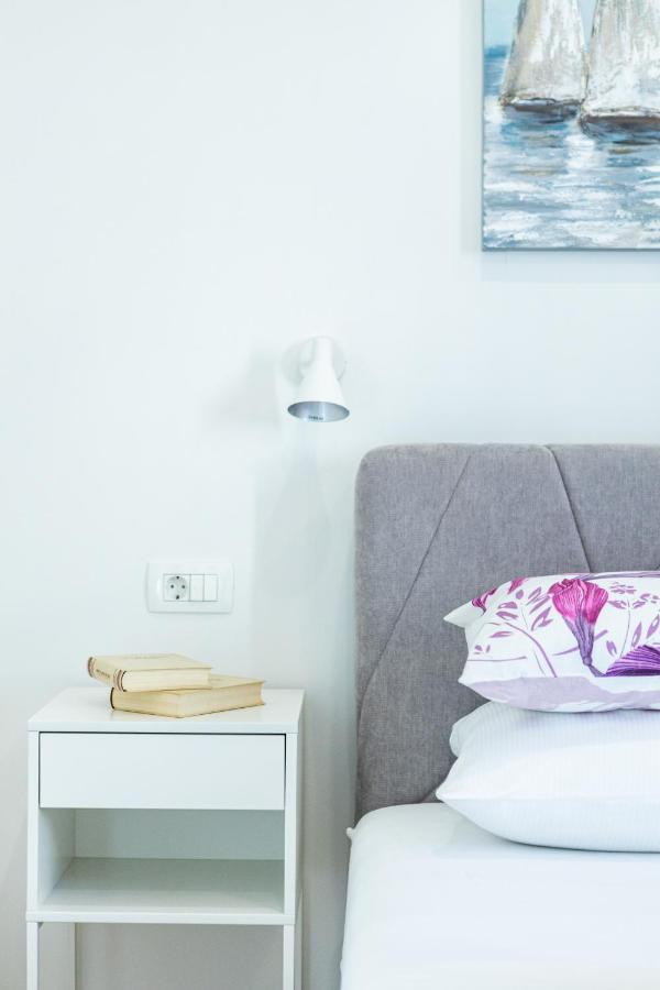 Star Music Apartment สปลิท ภายนอก รูปภาพ